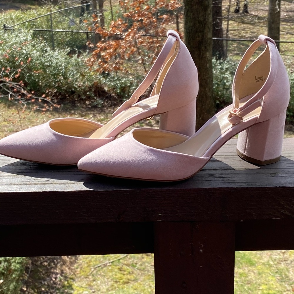 Blush pink heels size 6us